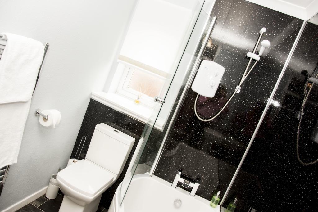 Distillery Apartment 1 Елджин Екстериор снимка